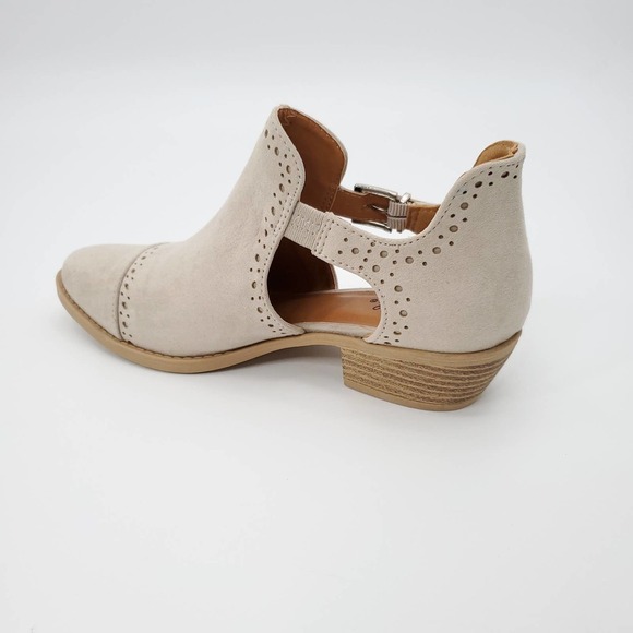 Qupid Sochi-41 Buckle Closure Booties - Picture 4 of 8